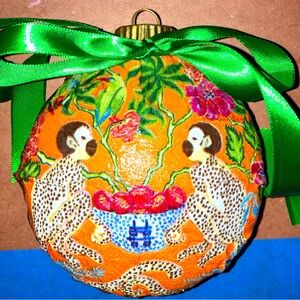 Chinoiserie ornament